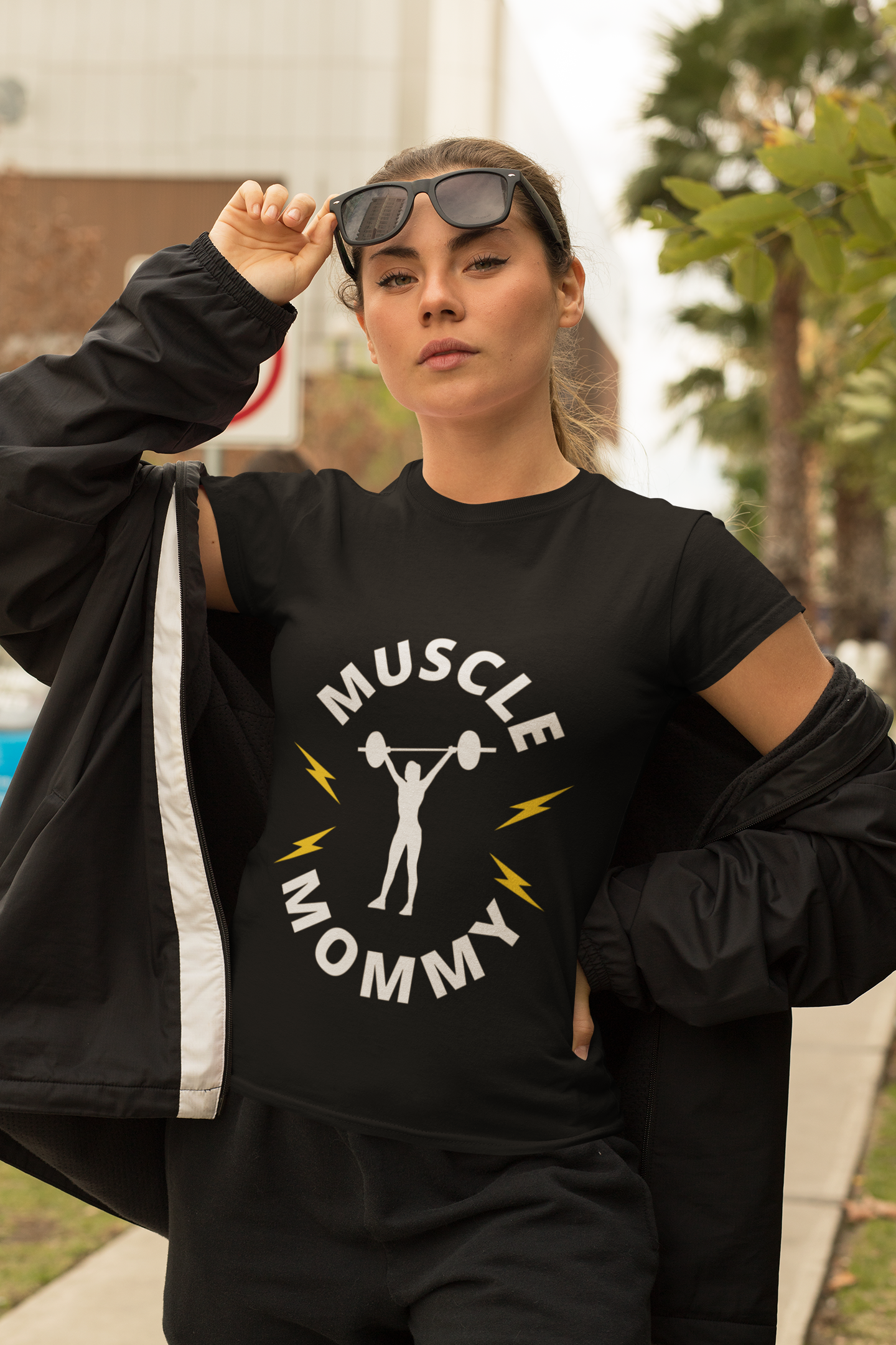 💪 "Muscle Mummy" Women's T-Shirt - Empower Your Strength in Style! 💪👚